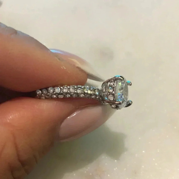 Cubic zirconia & silver plated ring - Picture 5 of 6